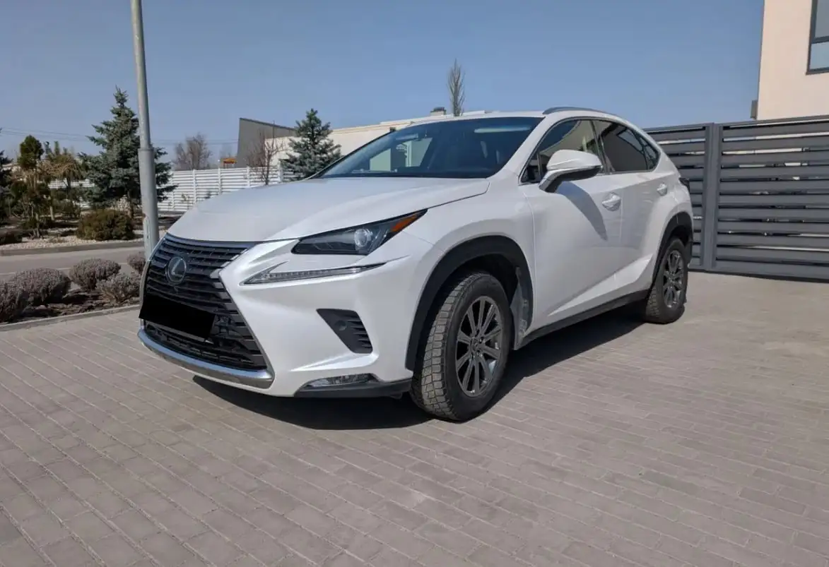 Lexus NX 300 2018 - Авто в Махачкала