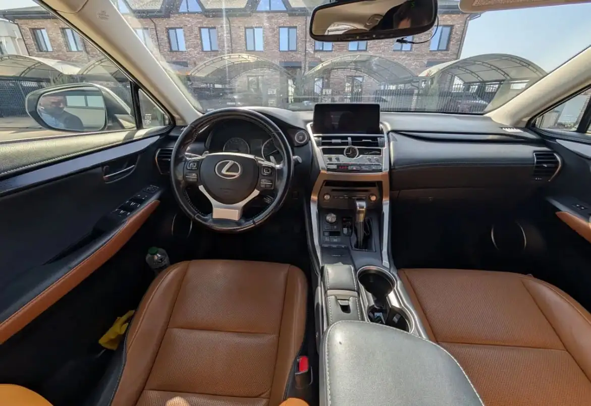 Lexus NX 300 2018 - Авто в Махачкала