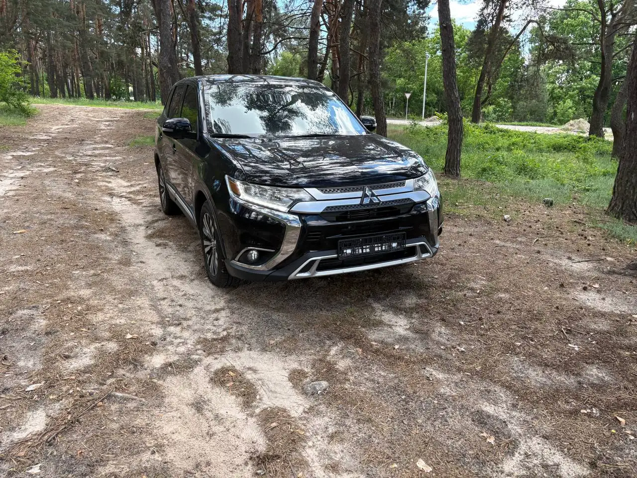 Mitsubishi Outlander 2019 - Внедорожники (Авто) в Махачкала