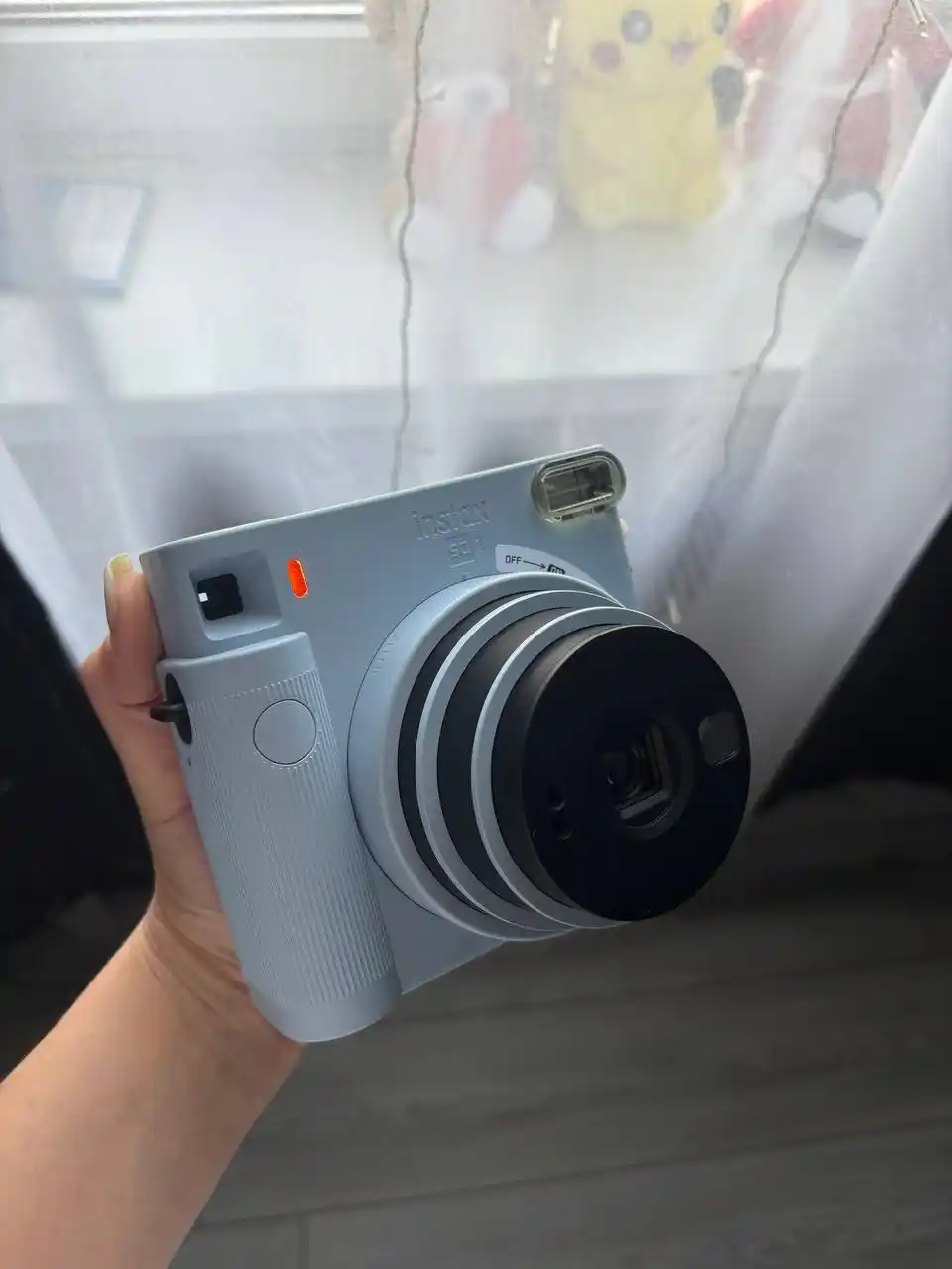 Продам фотоаппарат моментальной печати Instax SQ1