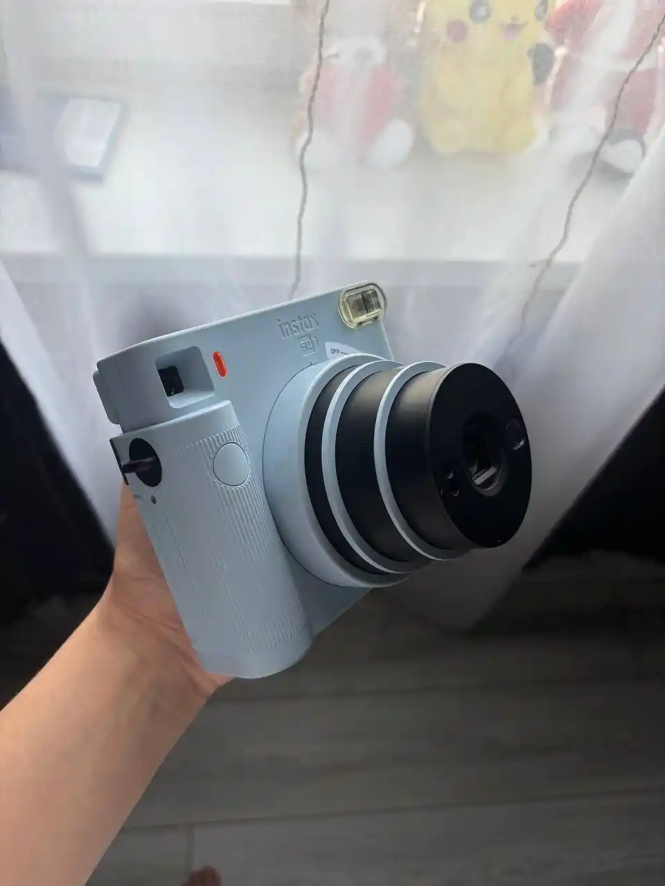 Продам фотоаппарат моментальной печати Instax SQ1