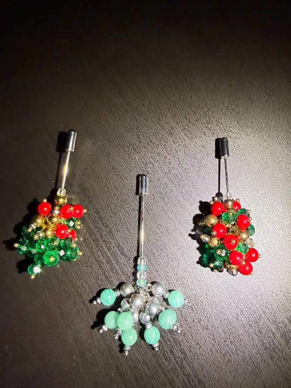 Новогодние броши