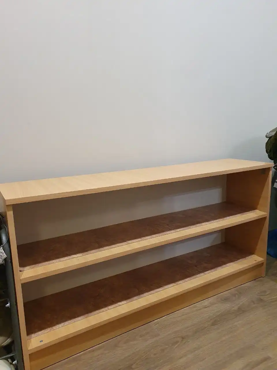 Продажа шкафа купе с зеркальной дверцей