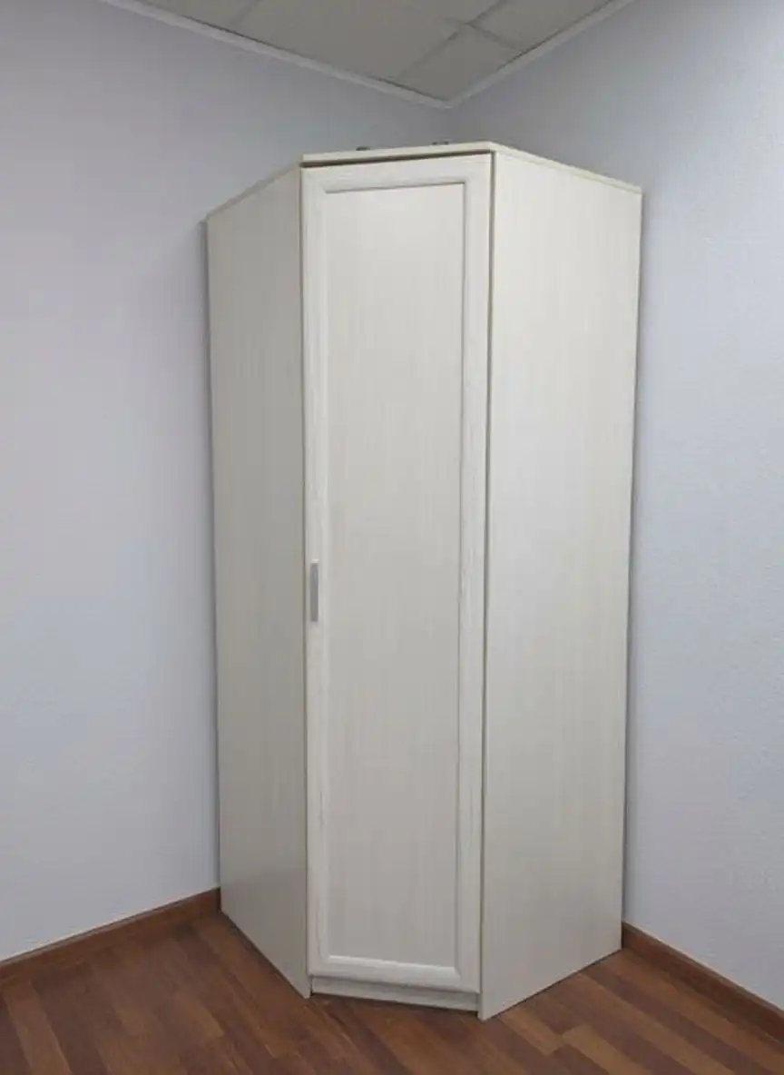 Продам угловой шкаф