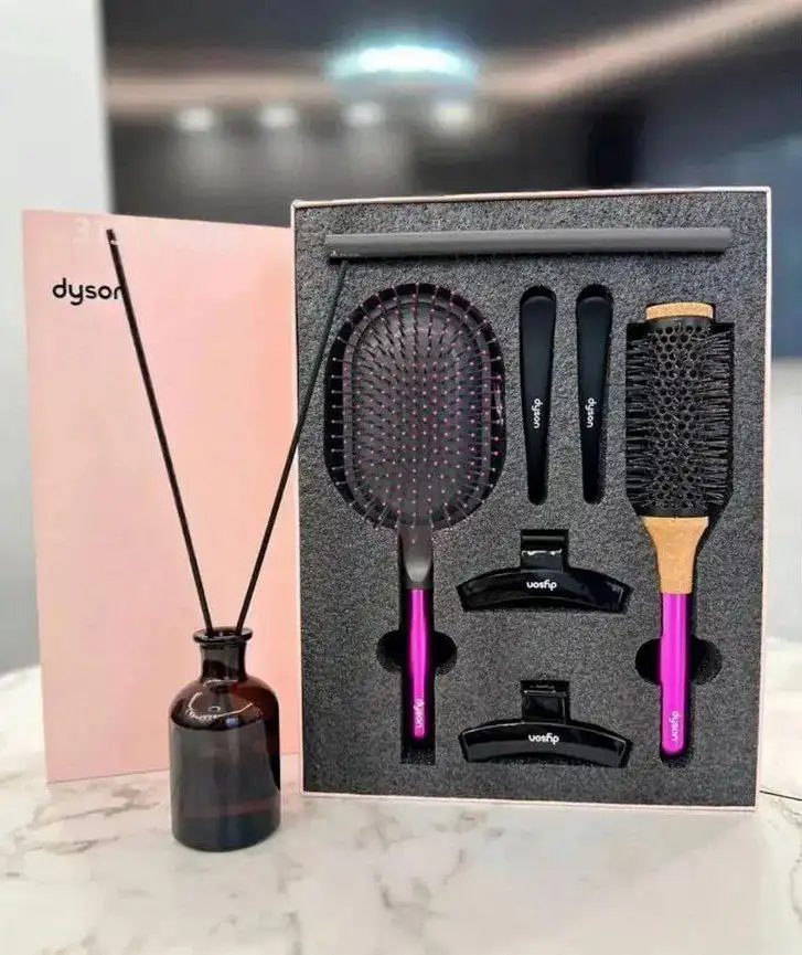 Подарочный набор расчесок Dyson 7 предметов