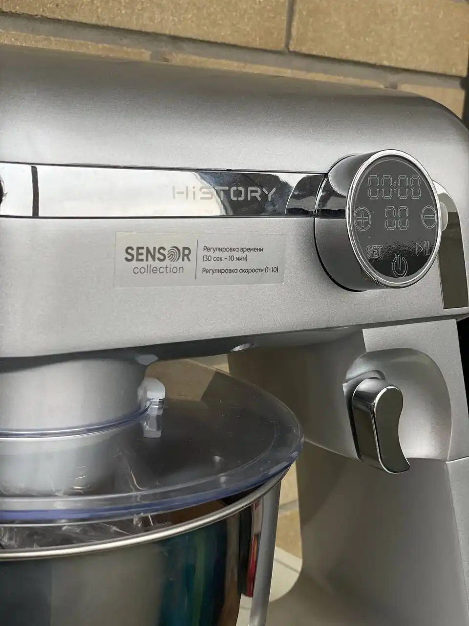 Планетарный миксер с насадками