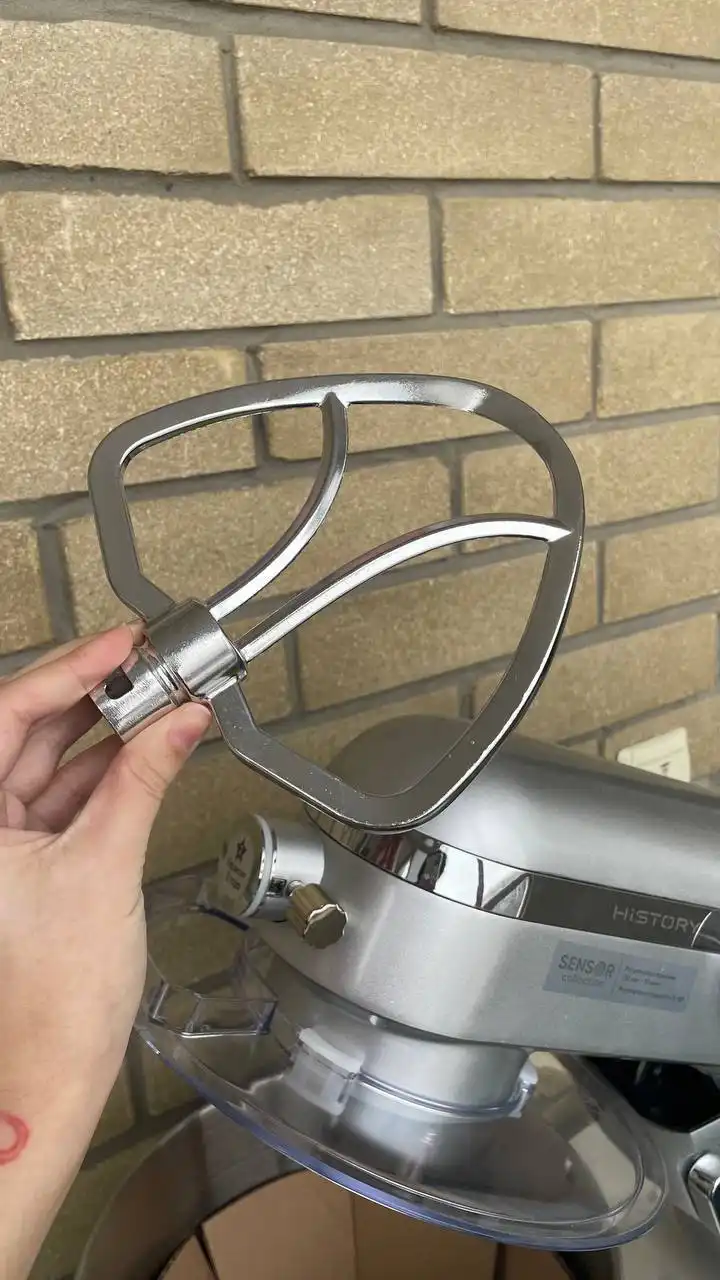 Планетарный миксер с насадками