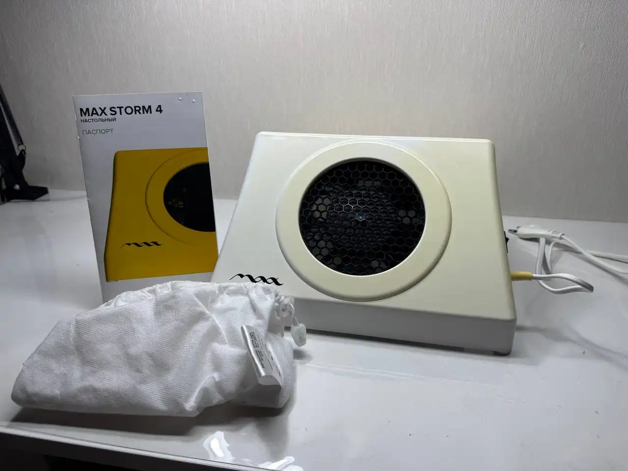 Продам настольную вытяжку для маникюра