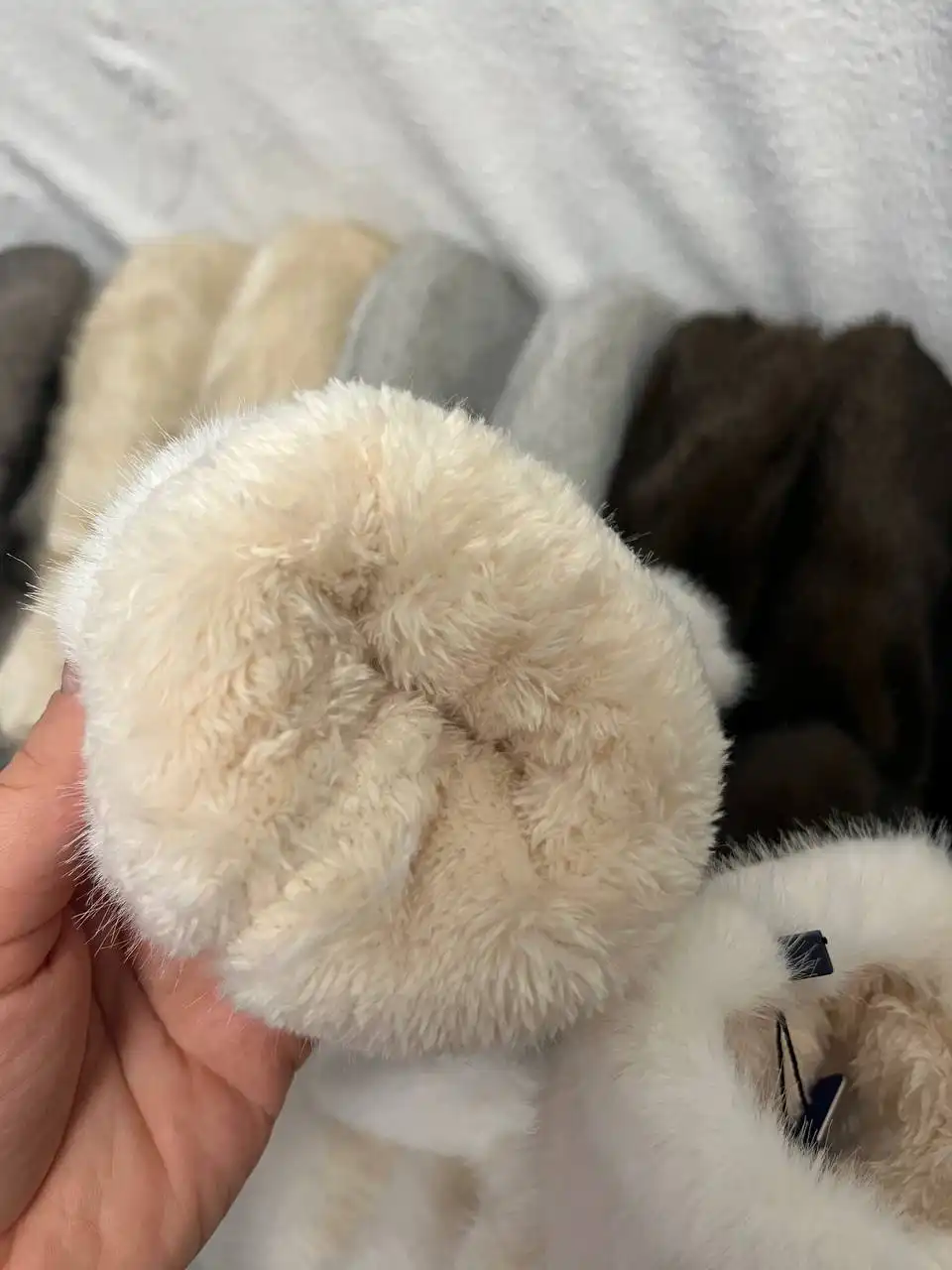 Варежки женские