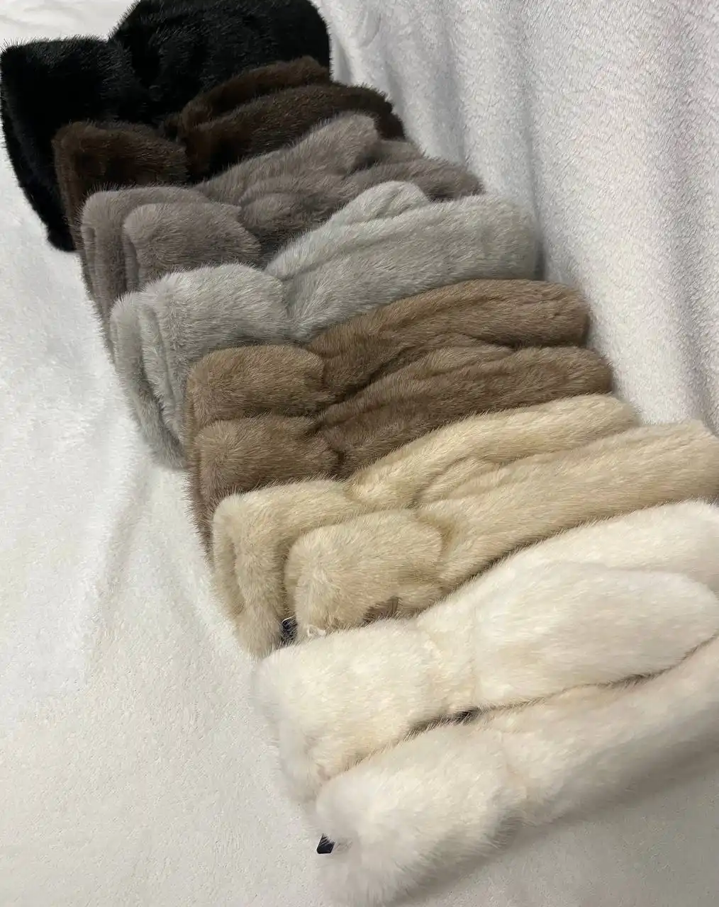 Варежки женские