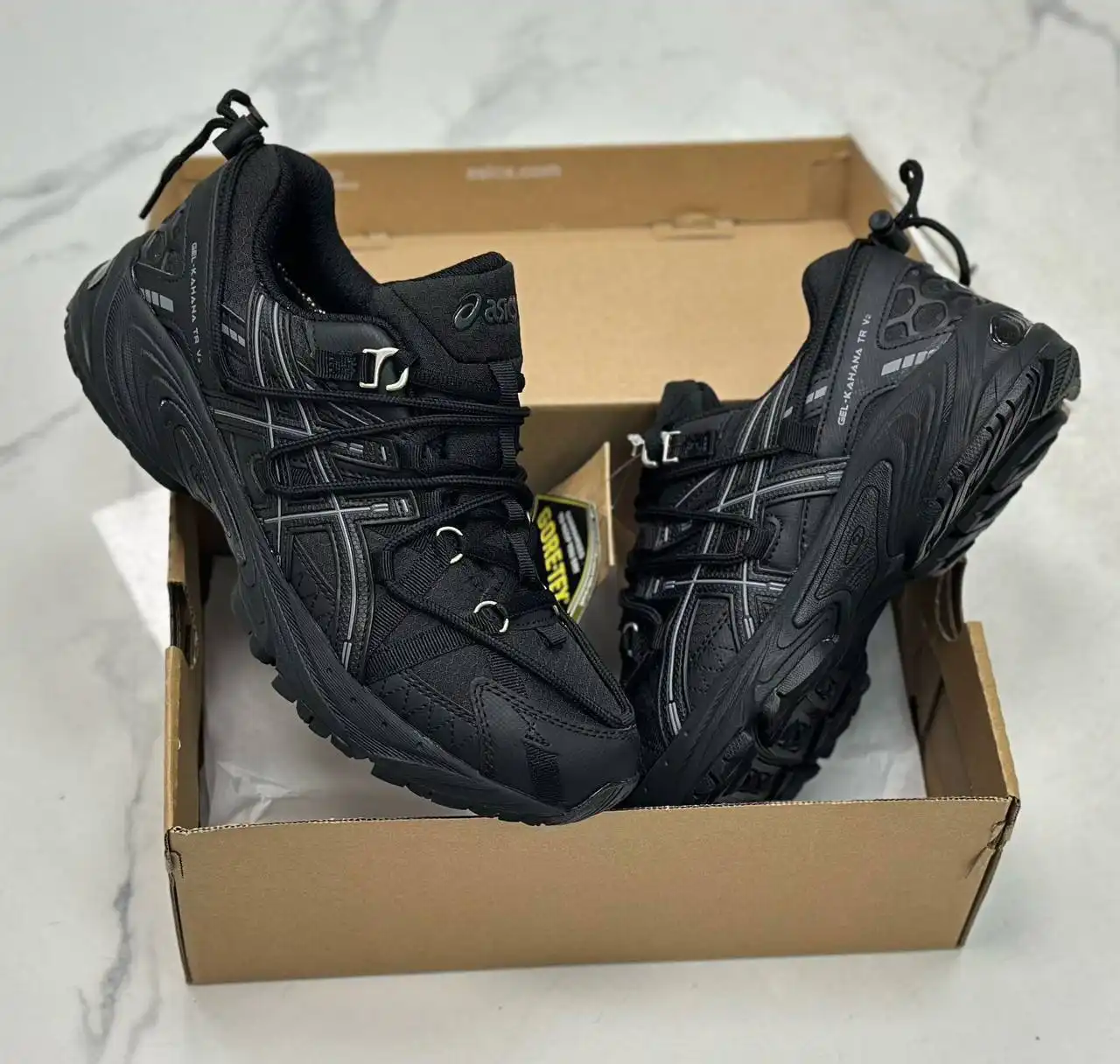 Продажа зимних кроссовок