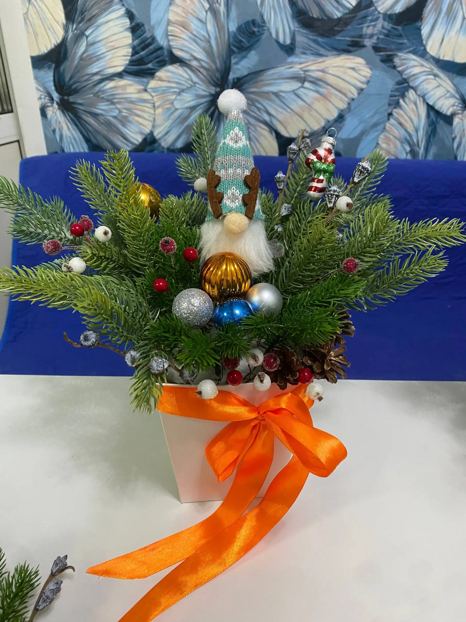 Новогодние венки и композиции на заказ