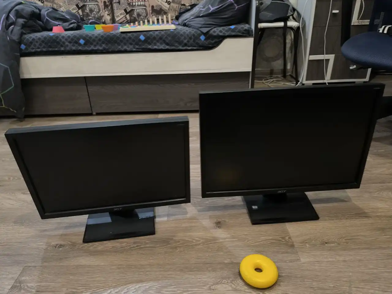 Отдам 2 монитора