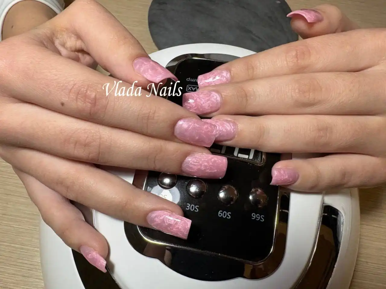 Маникюр с укреплением и покрытием в Чебоксарах