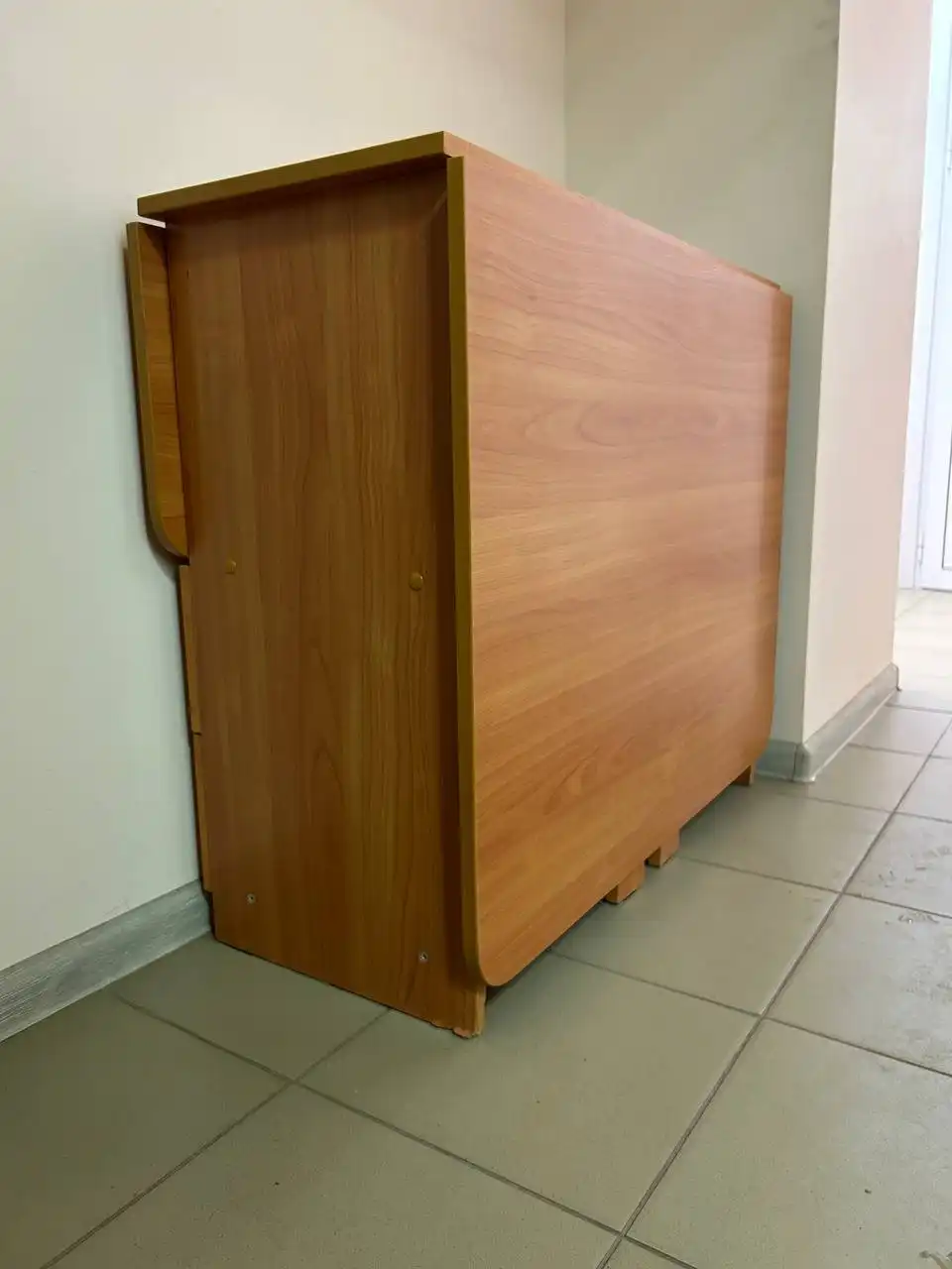 Стол книжка б/у в рабочем состоянии