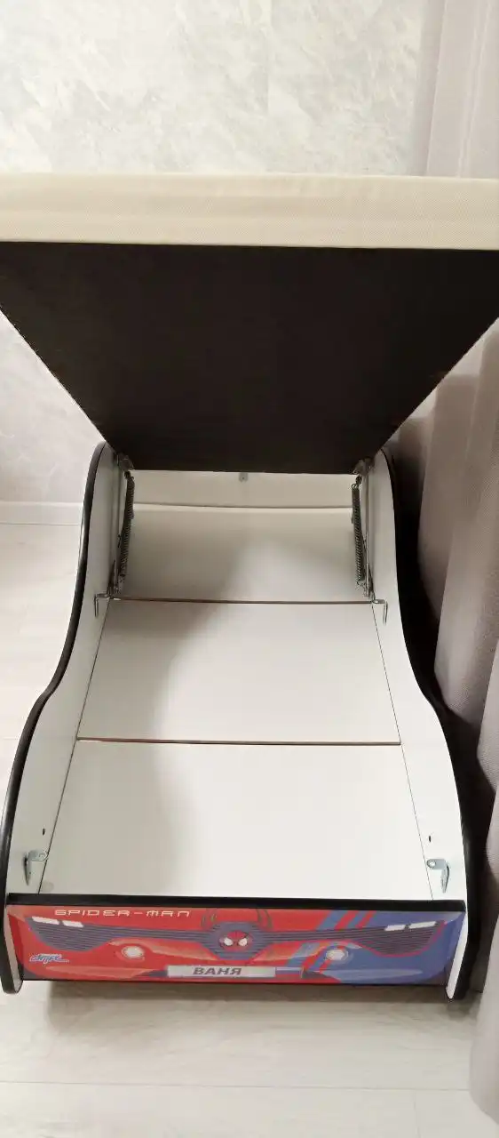 Детская кровать с матрасом, почти новая