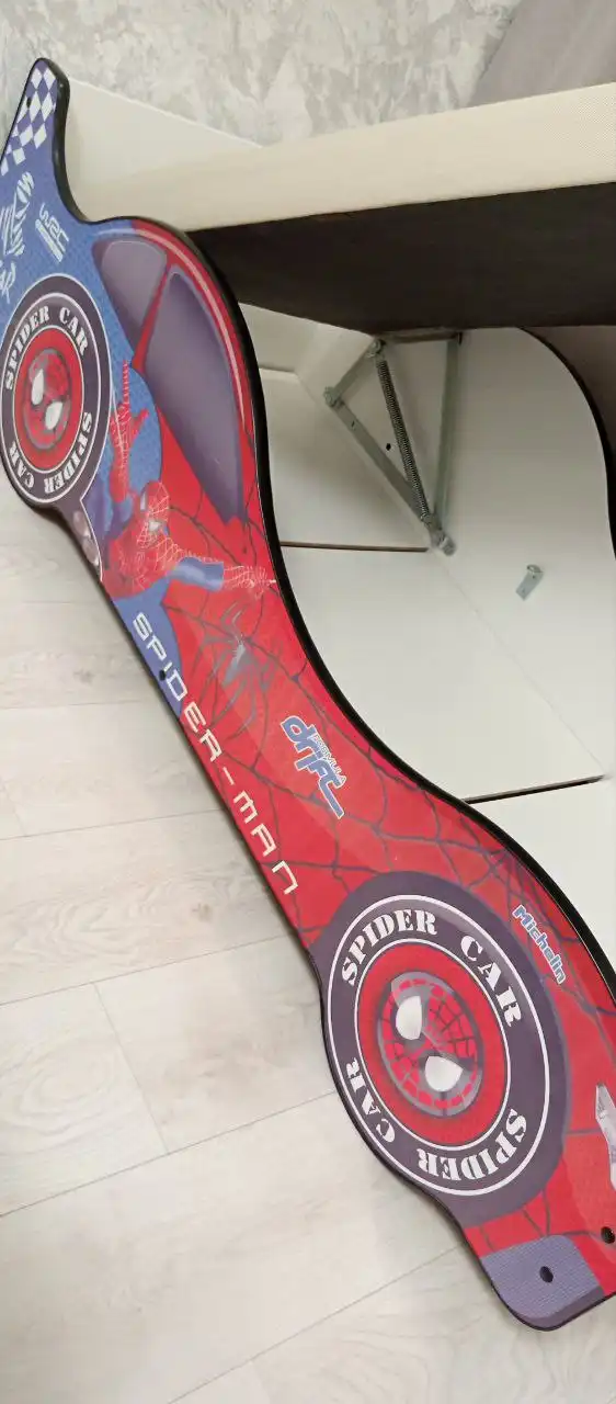 Детская кровать с матрасом, почти новая