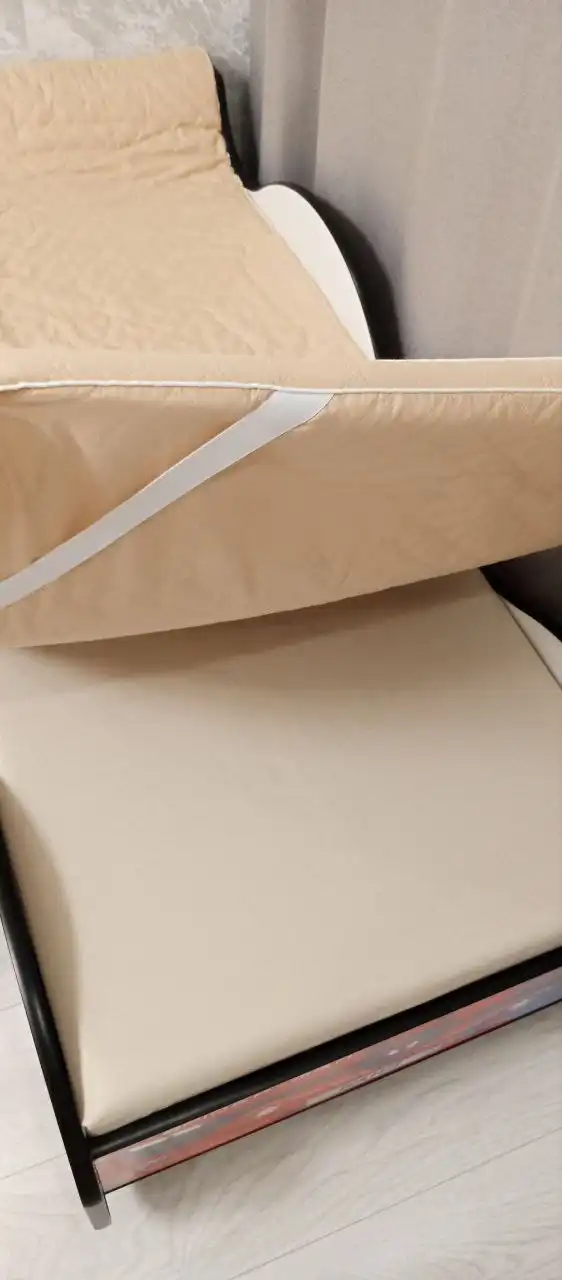 Детская кровать с матрасом, почти новая