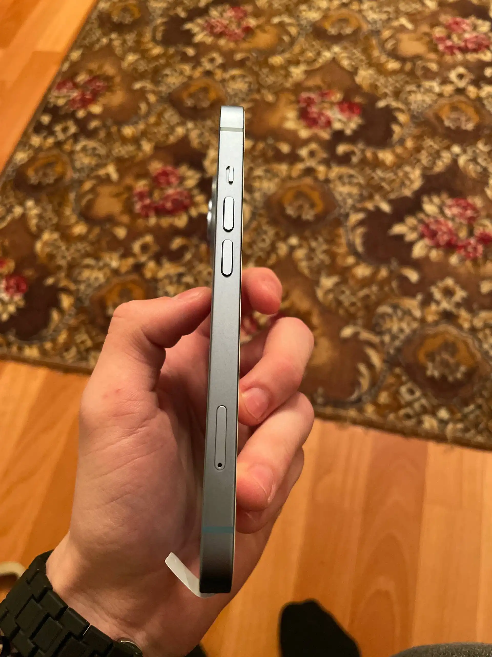 Новенький iPhone 14 128 ГБ