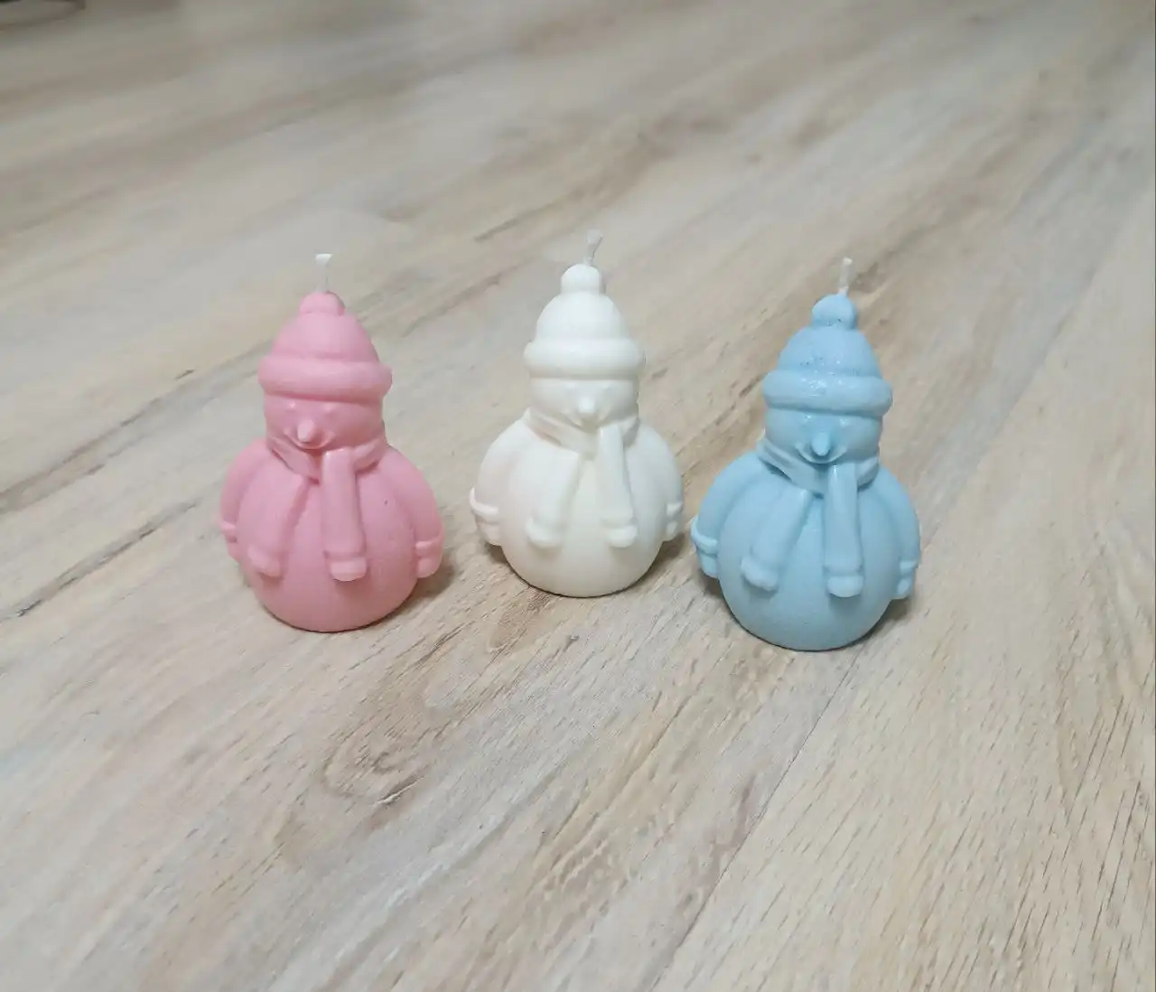 Свеча 'Снеговик' на Новый год