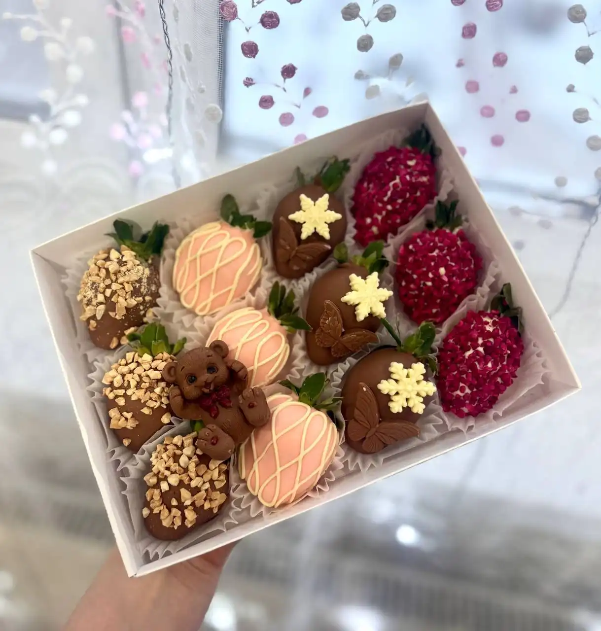 Наборы клубники в шоколаде для новогоднего подарка