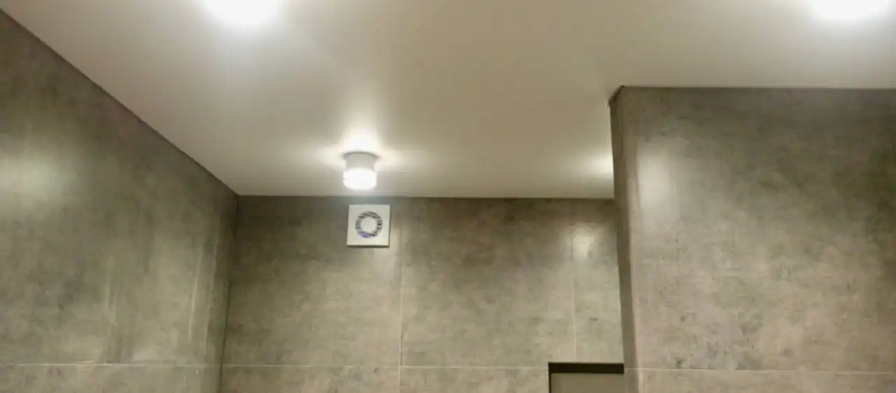 Профессиональная установка натяжных потолков