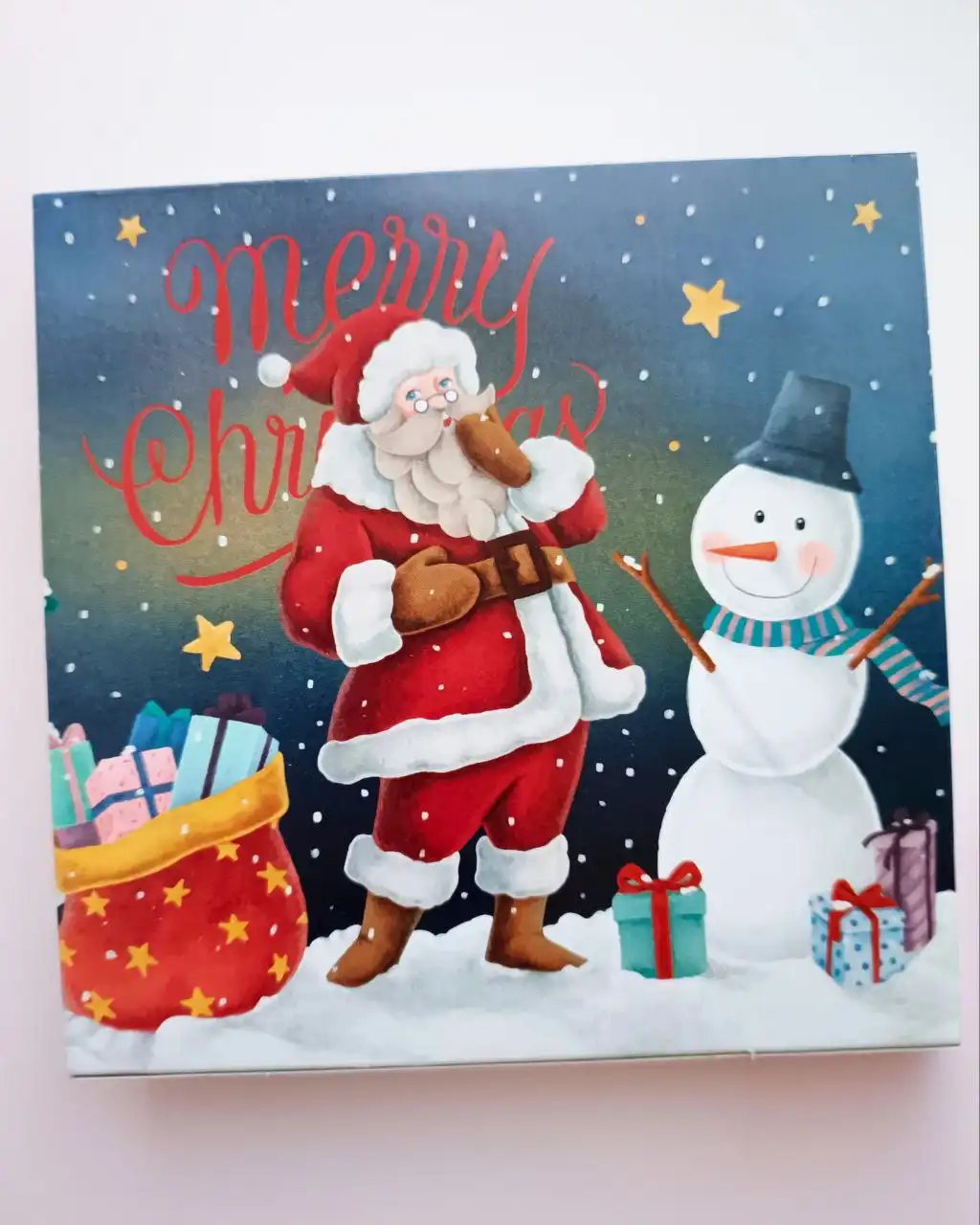 Конфеты из белого премиум-шоколада в праздничной упаковке