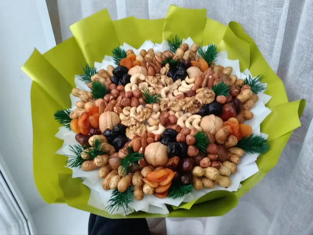 Оригинальные букеты и подарки на заказ - Работа в Чебоксары