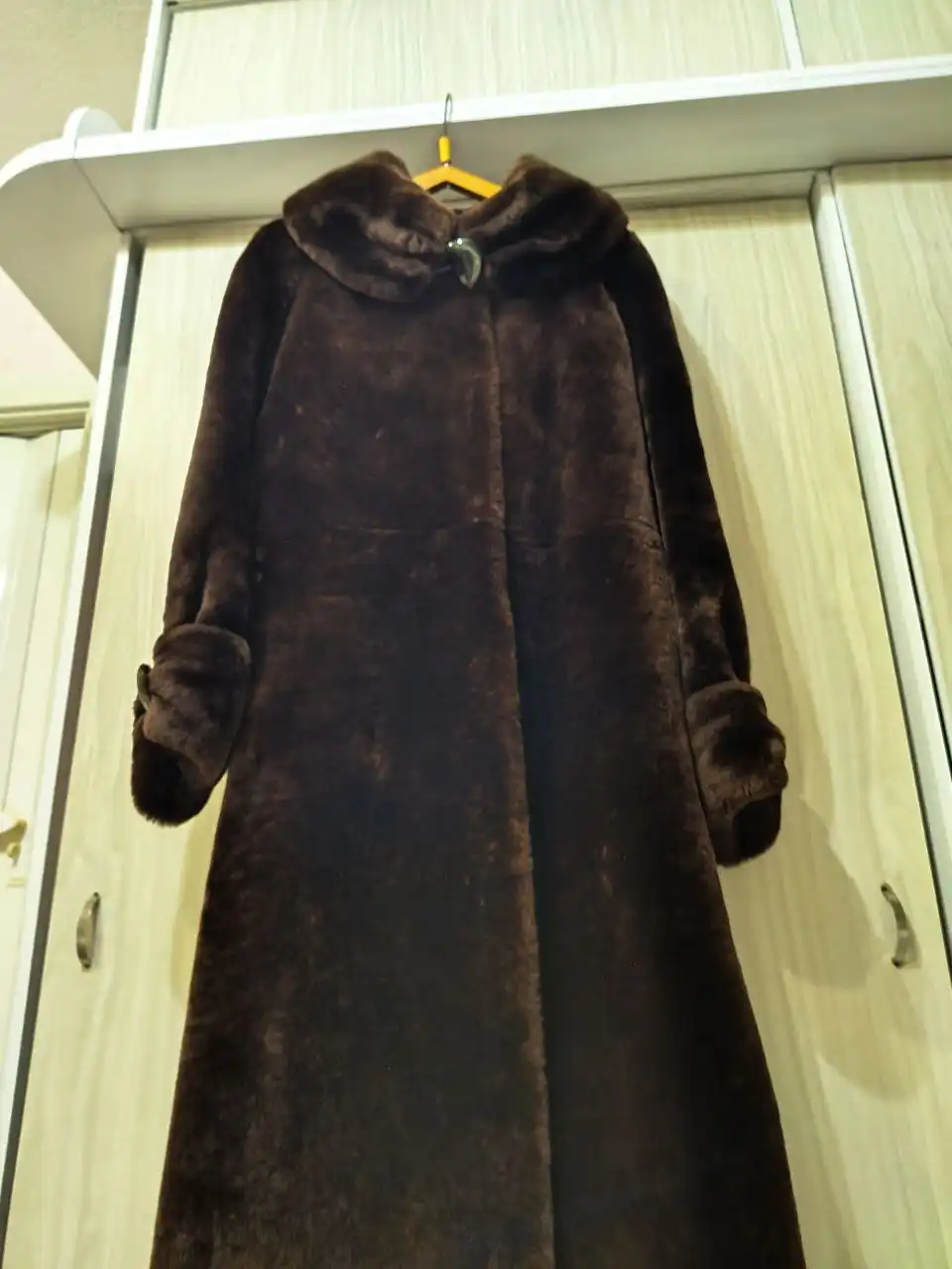 Продажа шубы из натурального мутона - Верхняя одежда (Одежда) в Чебоксары