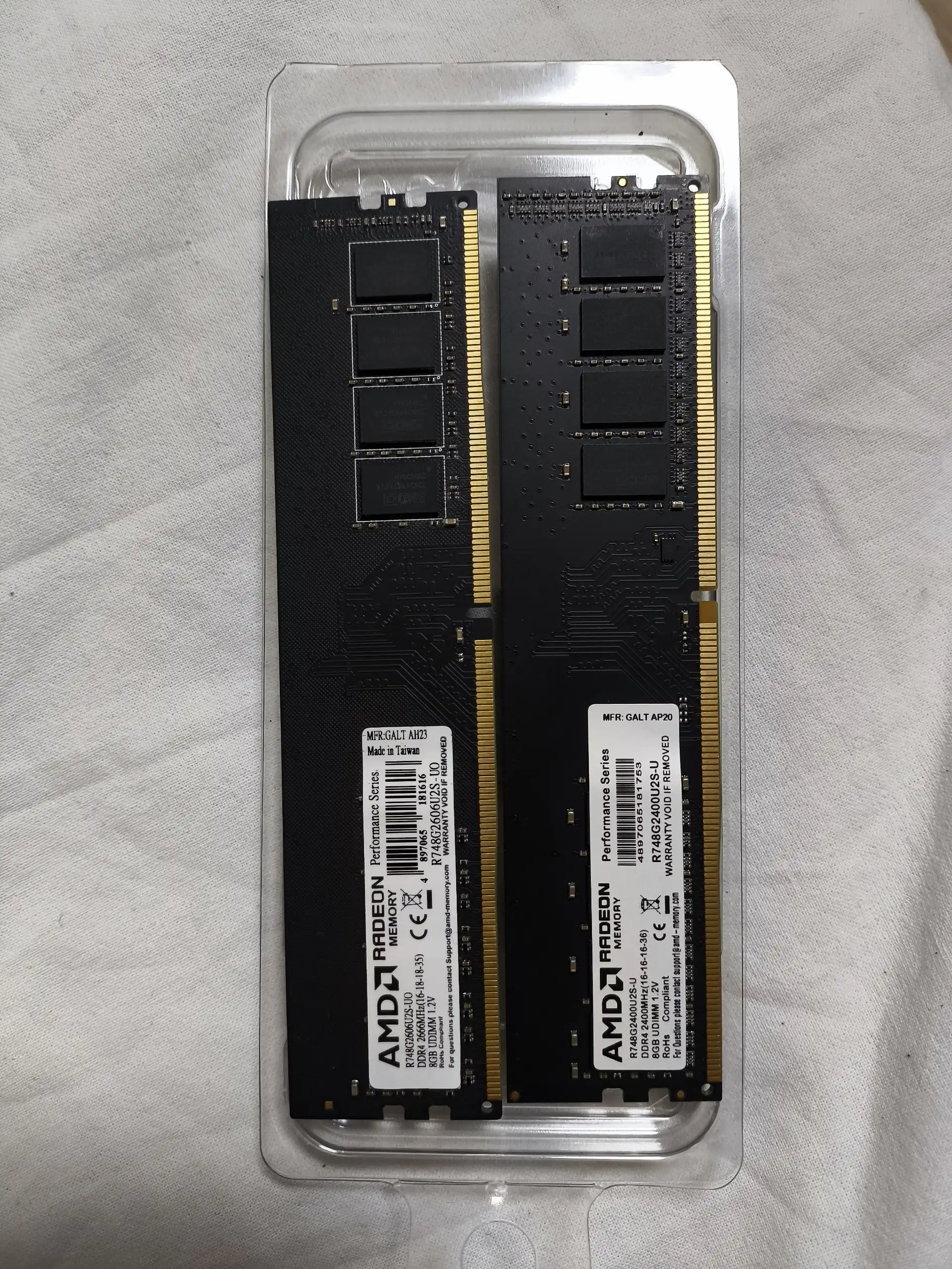 Продам оперативную память AMD Radeon 16GB DDR4 - Компьютерные комплектующие (Электроника) в Чебоксары