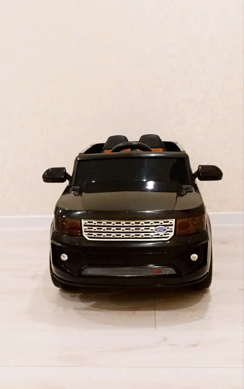 Детская машина с пультом управления в хорошем состоянии - Детские товары (Барахолка) в Чебоксары