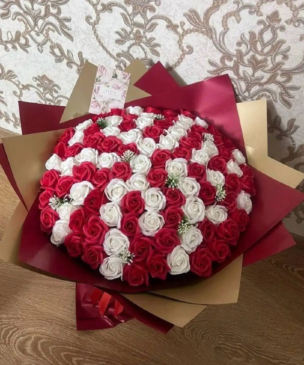 Букеты из мыльных роз и наборы из киндеров к 8 Марта - Подарки (Барахолка) в Чебоксары