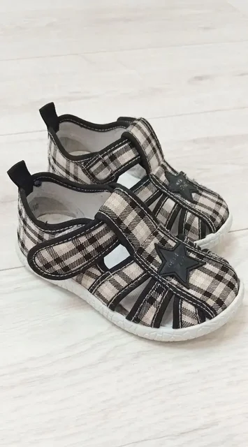 Сандалики 24 размер для садика - Одежда и игрушки в Чебоксары