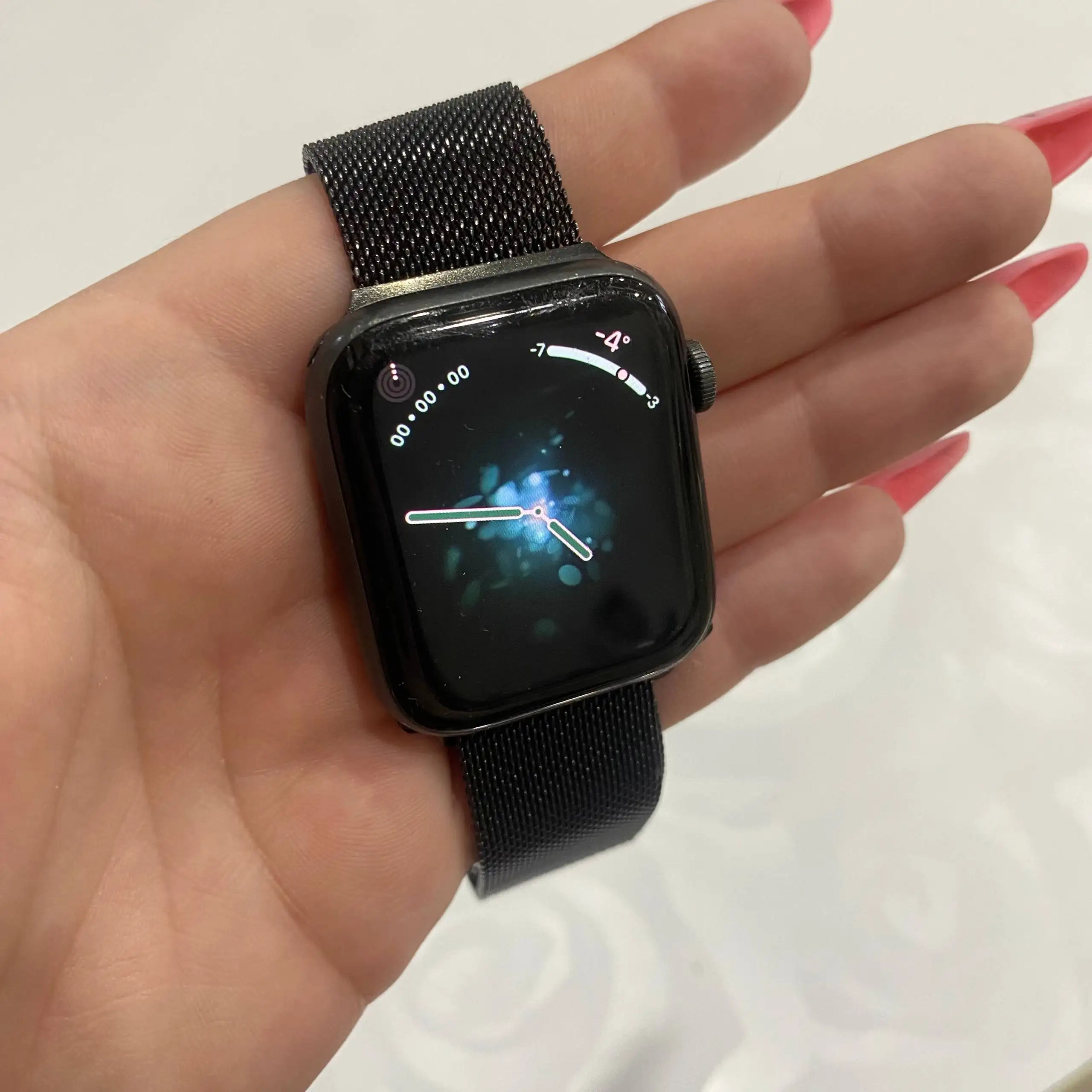 Продам Apple Watch SE - Умные часы (Электроника) в Чебоксары