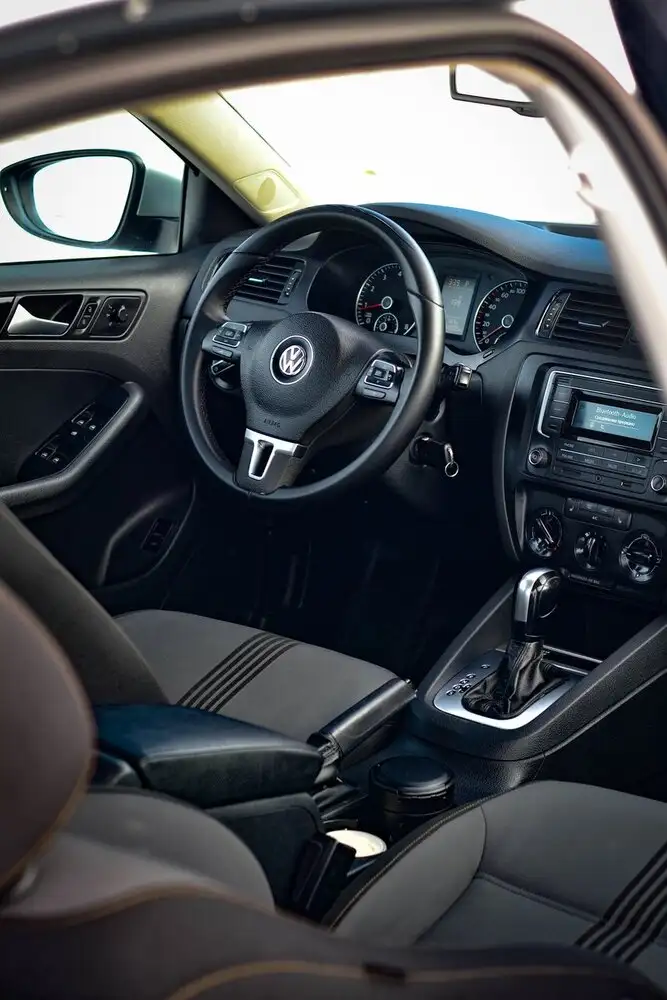 Volkswagen Jetta 2013 года, автомат - Легковые автомобили (Авто) в Канаш