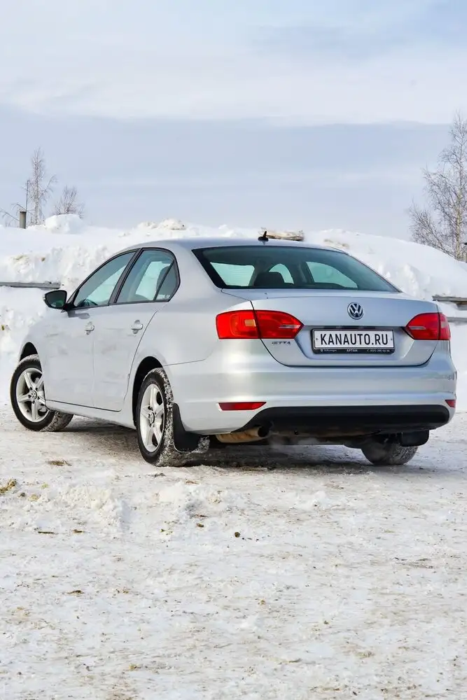 Volkswagen Jetta 2013 года, автомат - Легковые автомобили (Авто) в Канаш