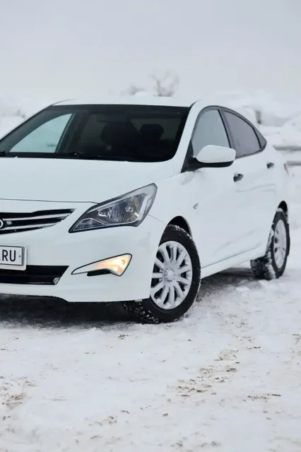 Hyundai Solaris 2015 г.в. рестайлинг, механика 1.4 - Легковые автомобили в Канаш