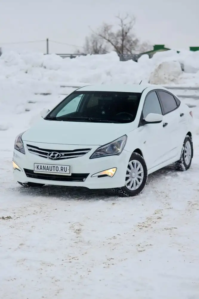 Hyundai Solaris 2015 г.в. рестайлинг, механика 1.4 - Легковые автомобили (Авто) в Канаш