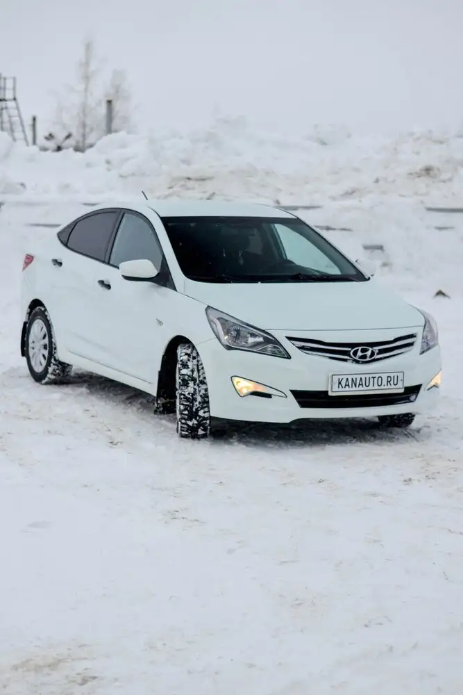 Hyundai Solaris 2015 г.в. рестайлинг, механика 1.4 - Легковые автомобили (Авто) в Канаш