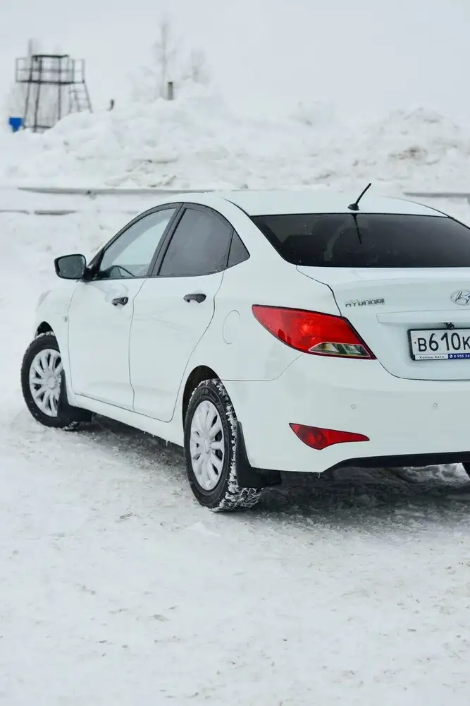 Hyundai Solaris 2015 г.в. рестайлинг, механика 1.4 - Легковые автомобили (Авто) в Канаш