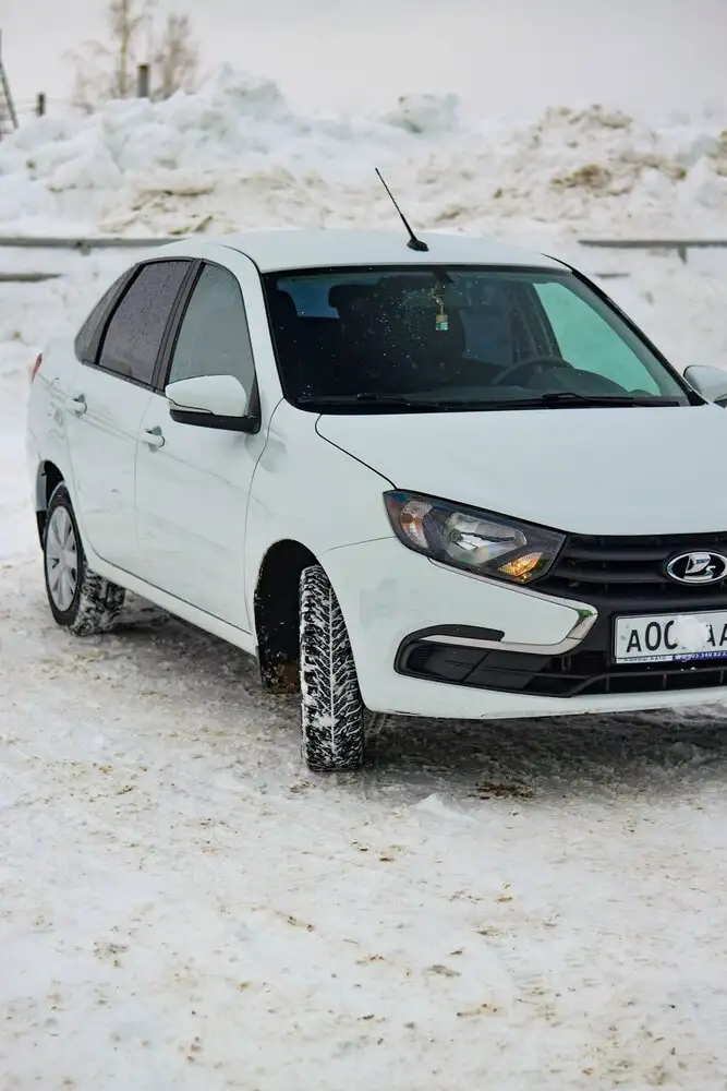 Lada Granta 2023 года, 1.6 механика, 90 л.с. - Легковые автомобили (Авто) в Канаш