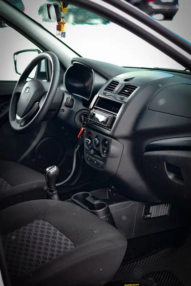 Lada Granta 2023 года, 1.6 механика, 90 л.с. - Легковые автомобили (Авто) в Канаш