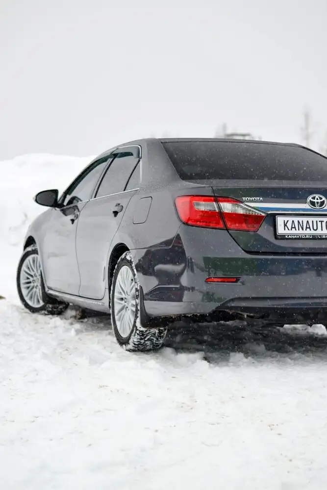 Toyota Camry 2013 года с автоматом и полным оснащением - Легковые автомобили (Авто) в Канаш