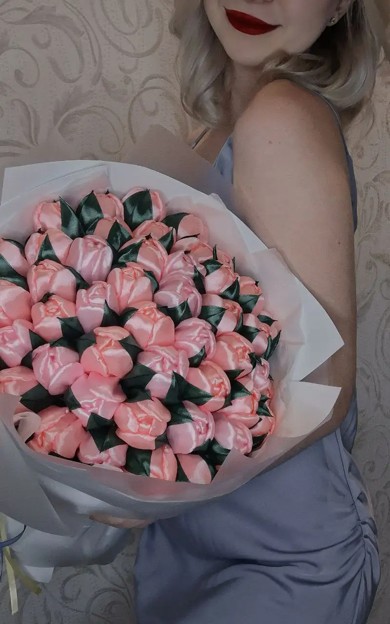 Продажа букетиков тюльпанов и бабочек - Цветы и растения (Хобби и отдых) в Чебоксары