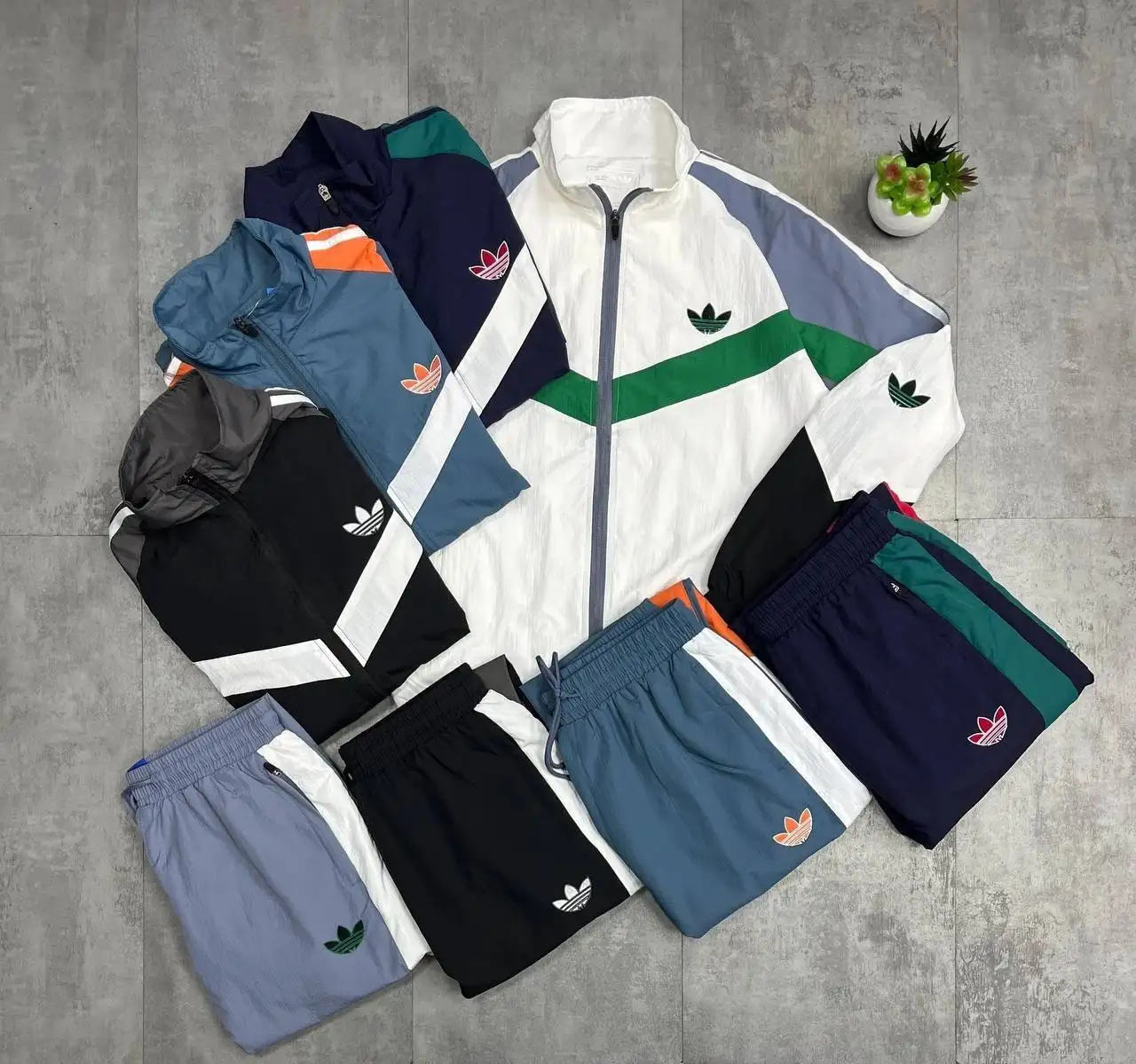 Продам спортивки adidas - Спортивная одежда (Одежда) в Чебоксары