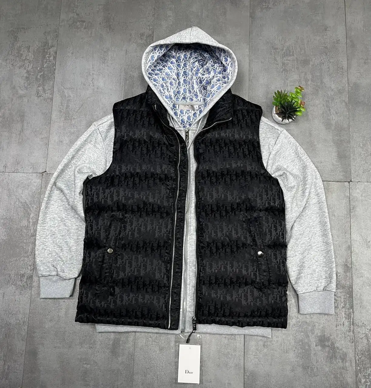 Комплект жилетка и худи - Барахолка в Чебоксары