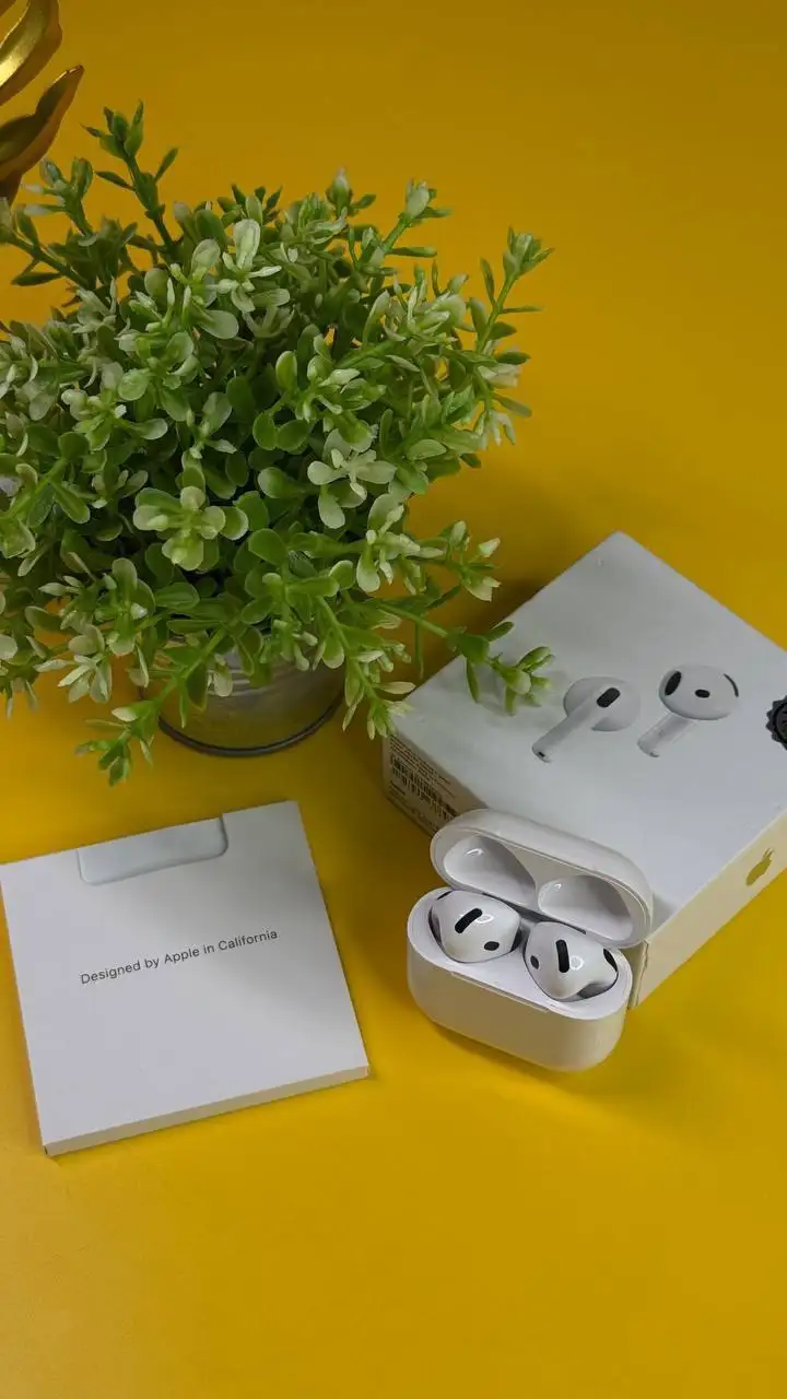 Продажа наушников Apple AirPods 4 с шумоподавлением - Наушники (Электроника) в Чебоксары