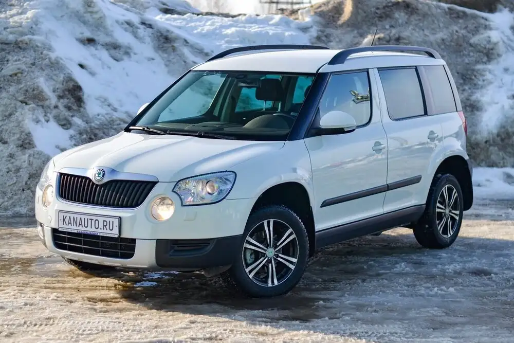Skoda Yeti 2012 года с богатой комплектацией - Легковые автомобили (Авто) в Канаш