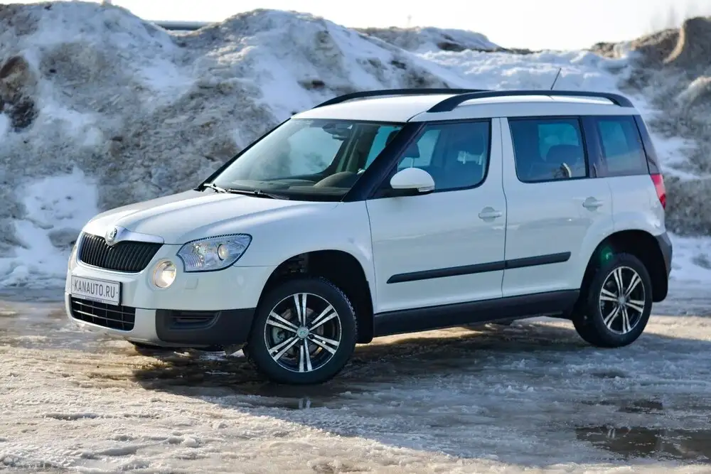 Skoda Yeti 2012 года с богатой комплектацией - Легковые автомобили (Авто) в Канаш