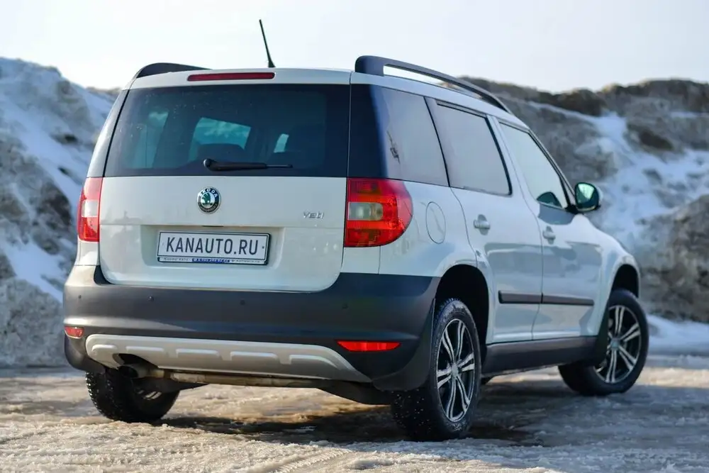 Skoda Yeti 2012 года с богатой комплектацией - Легковые автомобили (Авто) в Канаш